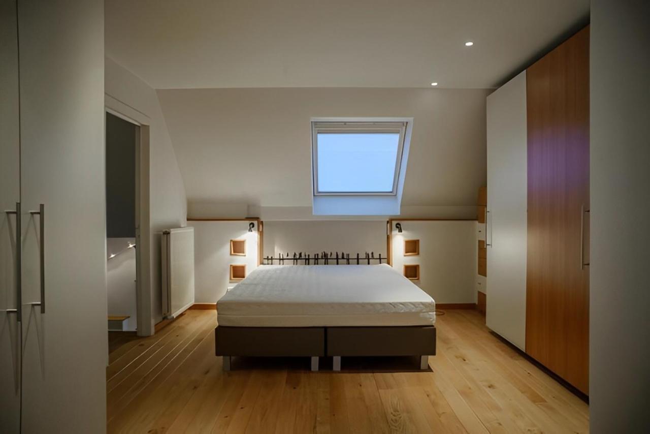Big And Comfortable Triplex In Knokke Buitenkant foto